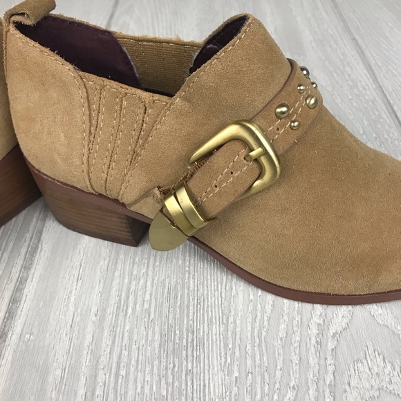 BCBG light brown suede booties with buckle - Picture 4 of 8
